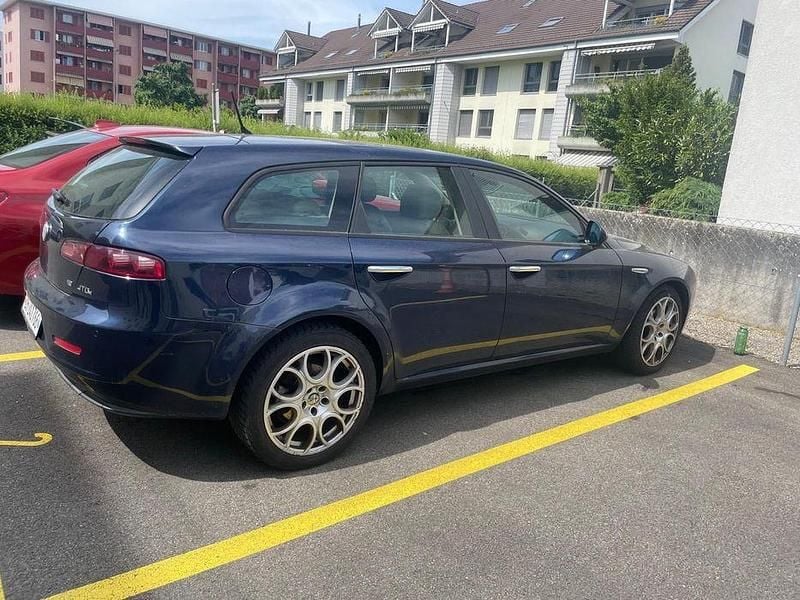 Usado 2009 Alfa Romeo 159 Carrinha | € 2.000 - Imagem 1/4