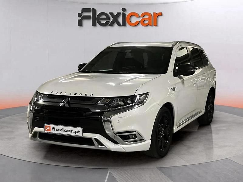 Branco Usado 2020 Mitsubishi Outlander Instyle SUV | € 22.230 (Bom preço) - Imagem 1/4