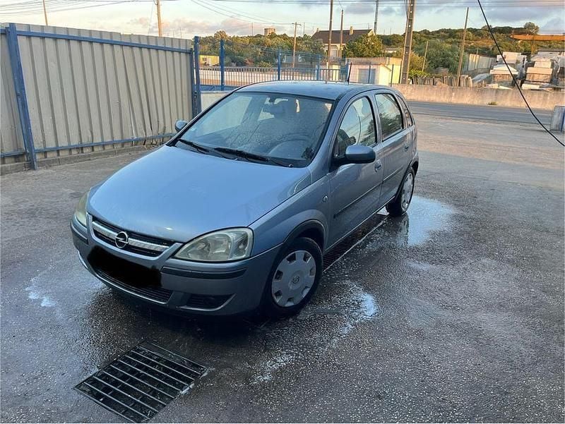 Usado 2005 Opel Corsa Sedan | € 2.100 (Bom preço) - Imagem 1/4