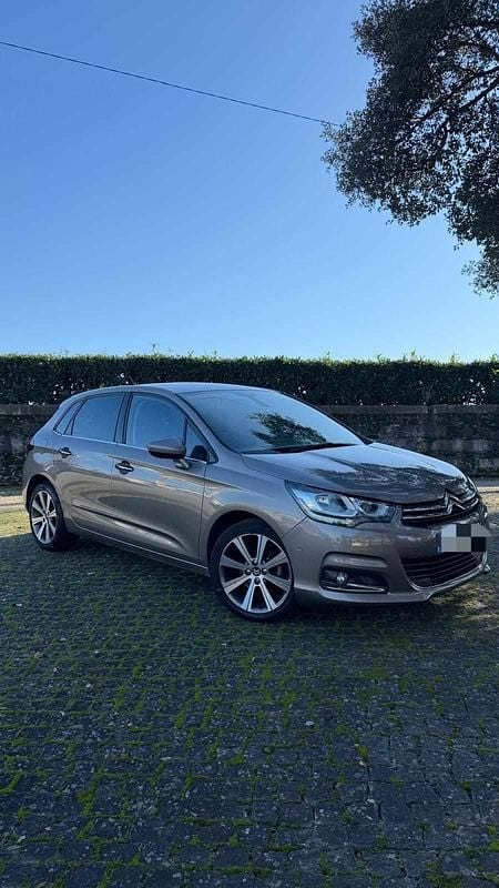 Cinzento Usado 2016 Citroën C4 Citadino | € 9.450 (Preço justo) - Imagem 1/4