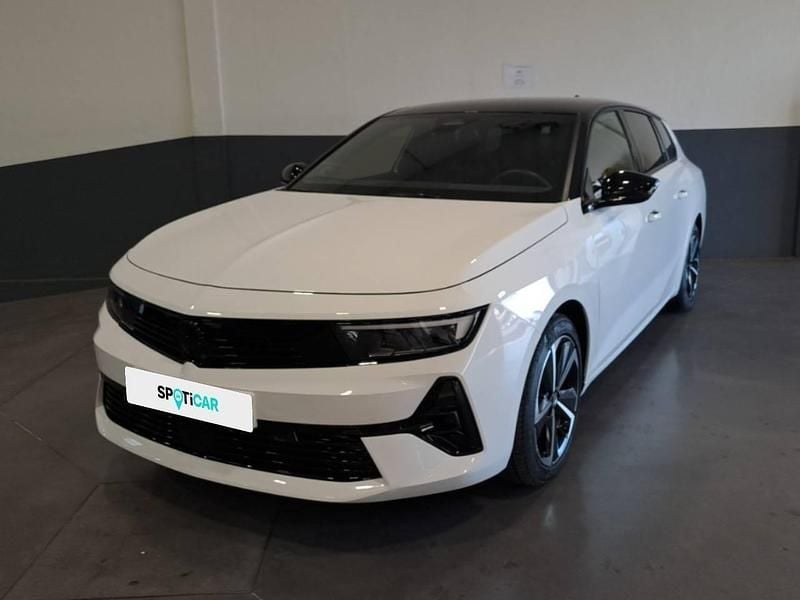 Usado Opel Astra 136 HP (100 kW) 2025 Branco Carrinha