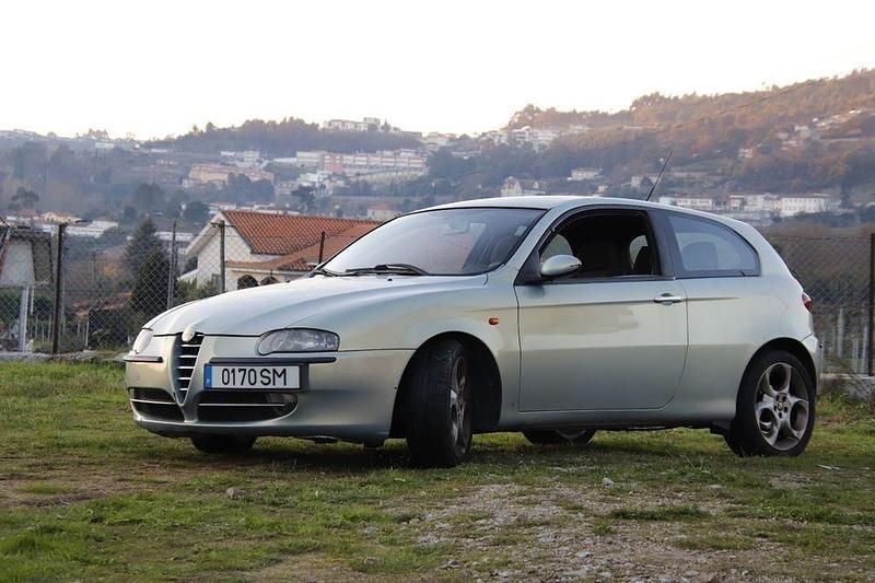 Usado 2001 Alfa Romeo 147 Citadino | € 2.700 - Imagem 1/4