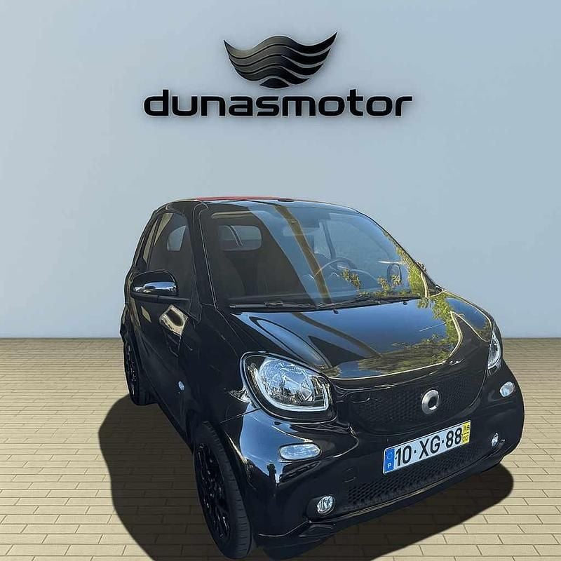 Preto Usado 2019 Smart ForTwo Cabrio Cabrios | € 15.400 - Imagem 1/4