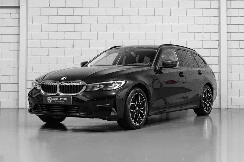 Preto Usado 2020 BMW 318 Carrinha | € 27.250 (Preço justo) - Imagem 1/4