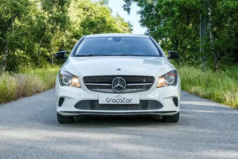 Branco Usado 2017 Mercedes CLA180 Sedan | € 19.990 (Preço justo) - Imagem 1/4
