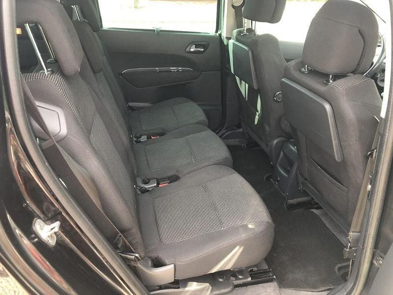 Usado Peugeot 5008 110 HP (80 kW) 2011 Sedan