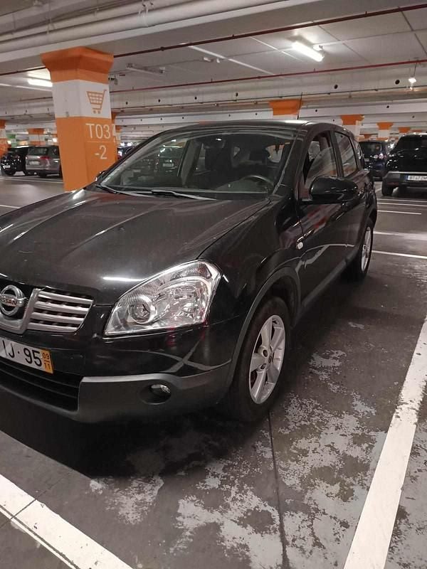 Usado Nissan Qashqai 106 HP (77 kW) 2009 Preto SUV