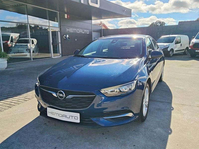 Usado Opel Insignia Innovation 110 HP (80 kW) 2019 Azul