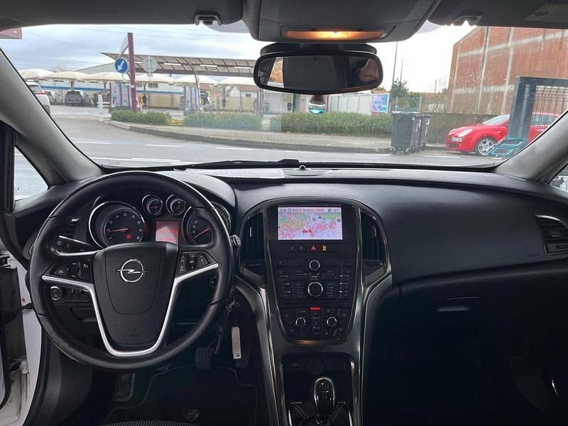 Usado Opel Astra 100 HP (73 kW) 2010 Branco