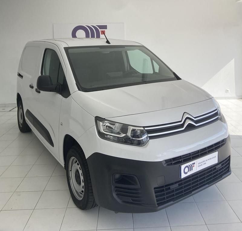 Branco Usado 2023 Citroën Berlingo Monovolume | € 17.950 (Preço justo) - Imagem 1/4