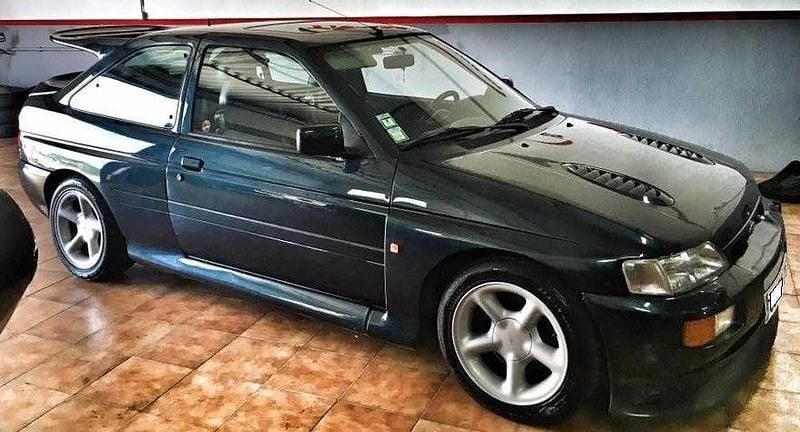 Usado Ford Escort RS 227 HP (166 kW) 1994 Azul Coupé