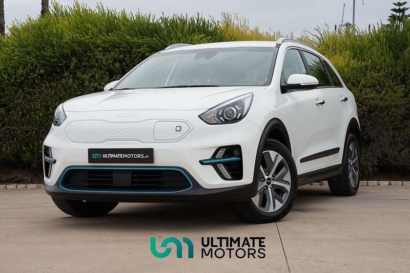 Usado Kia e-Niro 150 kW (204 HP) 2022 Branco SUV