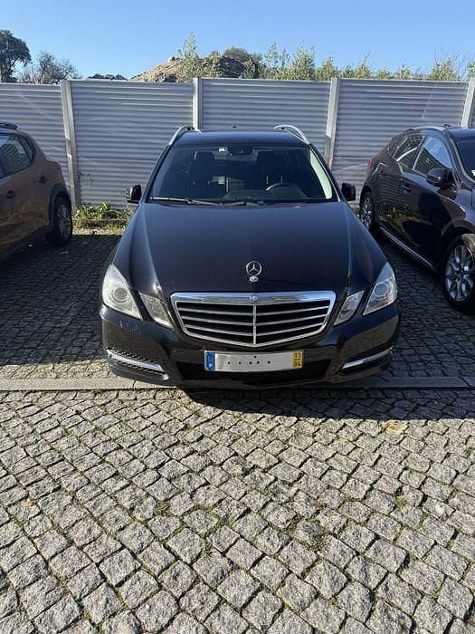 Usado 2011 Mercedes E220 Sedan | € 11.000 (Caro) - Imagem 1/4