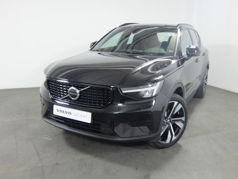 Preto Usado 2024 Volvo XC40 Plus SUV | € 37.900 (Caro) - Imagem 1/4