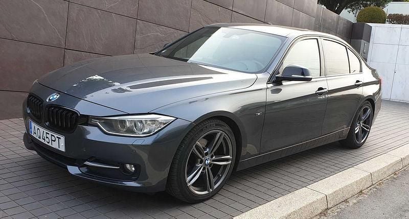 Usado 2012 BMW 320 Sport Line Sedan | € 14.500 (Preço justo) - Imagem 1/4