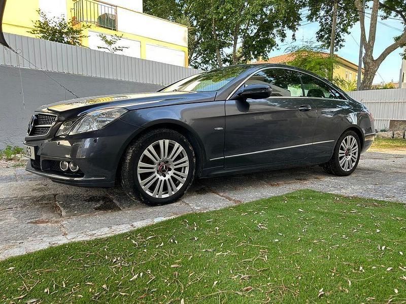 Usado 2009 Mercedes E250 Coupé | € 17.500 (Bom preço) - Imagem 1/4