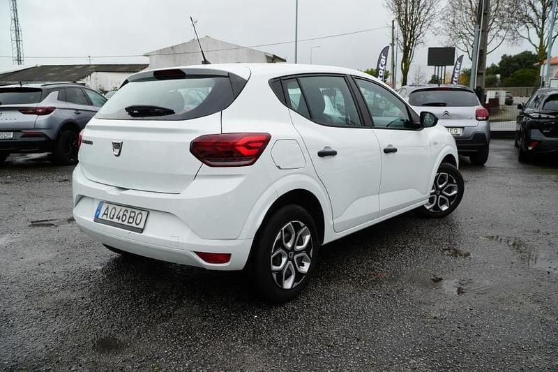 Usado Dacia Sandero Essentiel 67 HP (49 kW) 2022 Branco