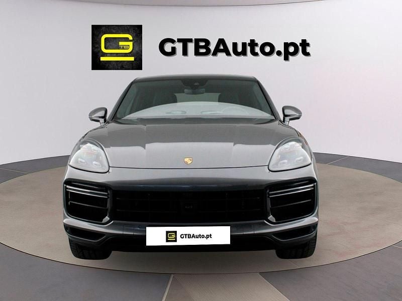 Usado Porsche Cayenne Turbo S 680 HP (500 kW) 2019 Preto SUV