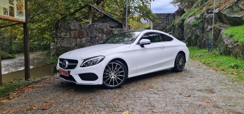 Branco Usado 2016 Mercedes C220 Edition Sedan | € 35.990 - Imagem 1/4