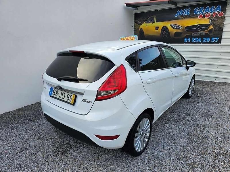 Usado Ford Fiesta 70 HP (51 kW) 2010 Branco Sedan