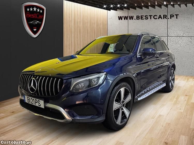 Azul Usado 2018 Mercedes GLC250 SUV | € 27.950 (Preço justo) - Imagem 1/1