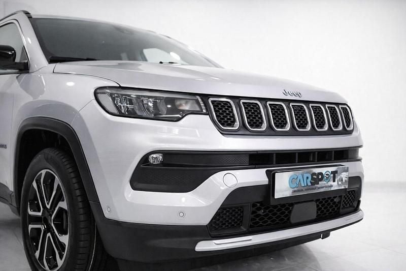 Usado Jeep Compass 190 HP (139 kW) 2022 Antracite SUV