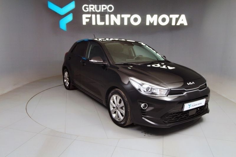 Preto Usado 2023 Kia Rio Citadino | € 16.390 (Preço justo) - Imagem 1/1