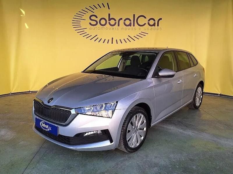 Cinzento Usado 2022 Skoda Scala Citadino | € 18.000 (Preço justo) - Imagem 1/4