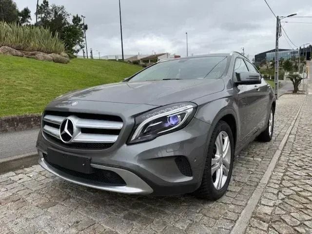 Usado Mercedes GLA200 Urban 136 HP (100 kW) 2015 Cinza escuro SUV
