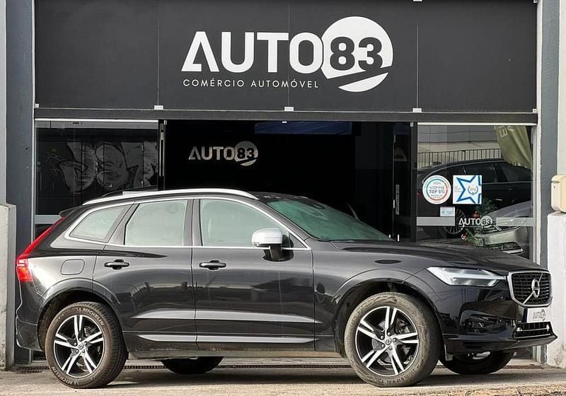 Azul Usado 2019 Volvo XC60 SUV | € 32.990 (Preço justo) - Imagem 1/1