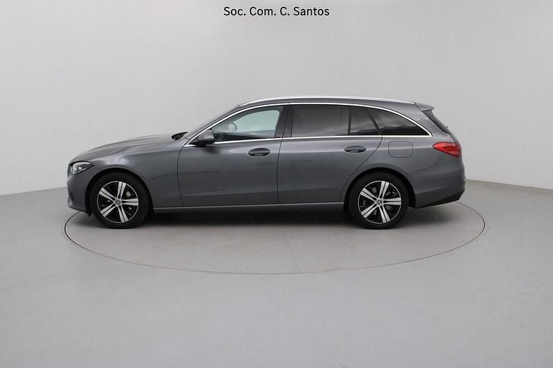 Usado Mercedes C300 Avantgarde 197 HP (144 kW) 2024 Cinza Carrinha