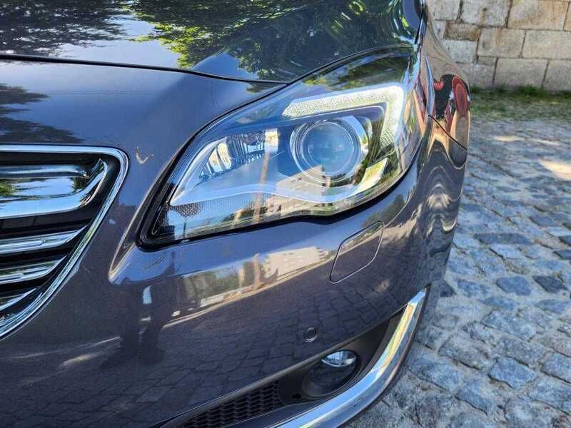 Usado Opel Insignia Cosmo 140 HP (102 kW) 2014 Cinza Carrinha