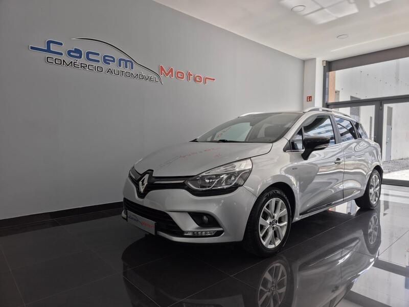 Cinzento Usado 2020 Renault Clio V Carrinha | € 13.490 (Preço justo) - Imagem 1/4