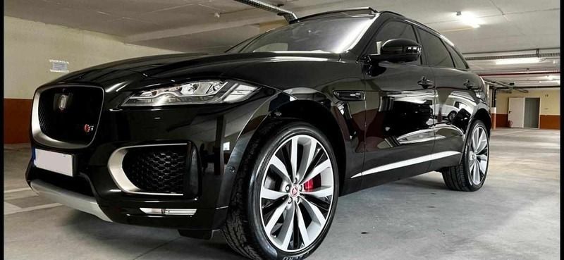 Preto Usado 2016 Jaguar F-Pace SUV | € 40.500 - Imagem 1/4