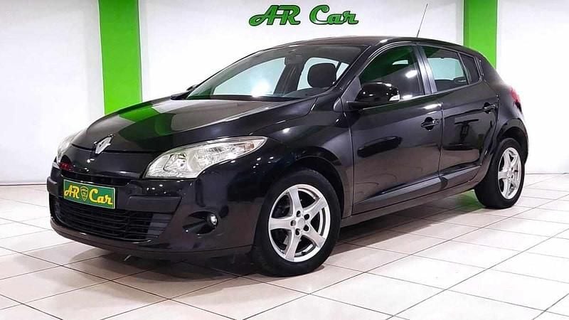 Preto Usado 2010 Renault Mégane III Citadino | € 4.990 (Bom preço) - Imagem 1/4