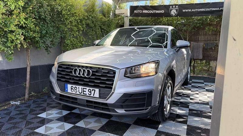 Usado Audi Q2 116 HP (85 kW) 2018 Cinzento SUV