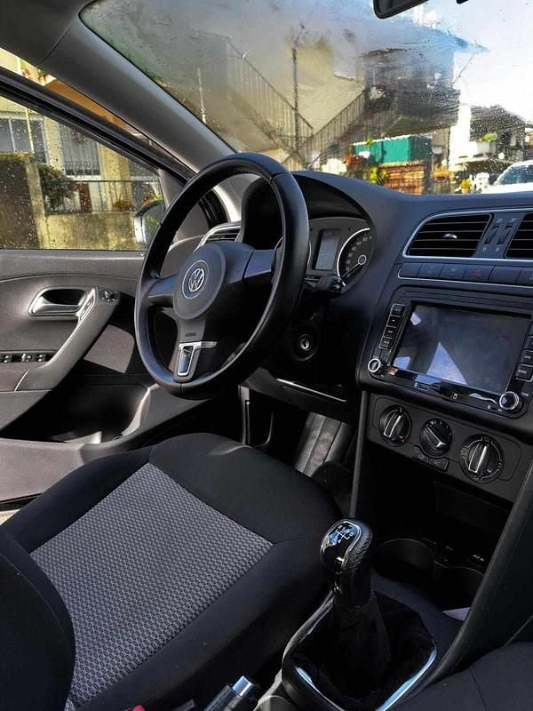 Usado VW Polo 75 HP (55 kW) 2013 Preto Citadino