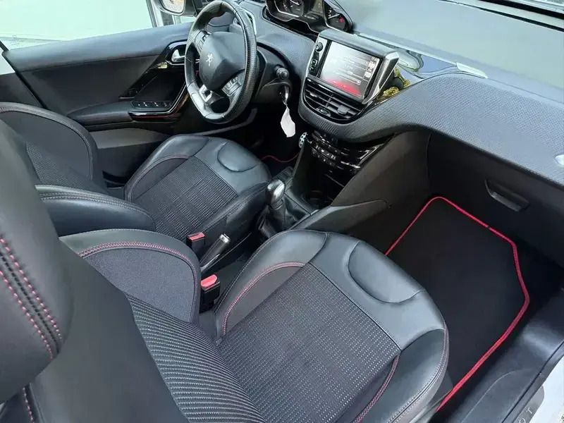 Usado Peugeot 208 GT-line 110 HP (80 kW) 2016 Branco Citadino