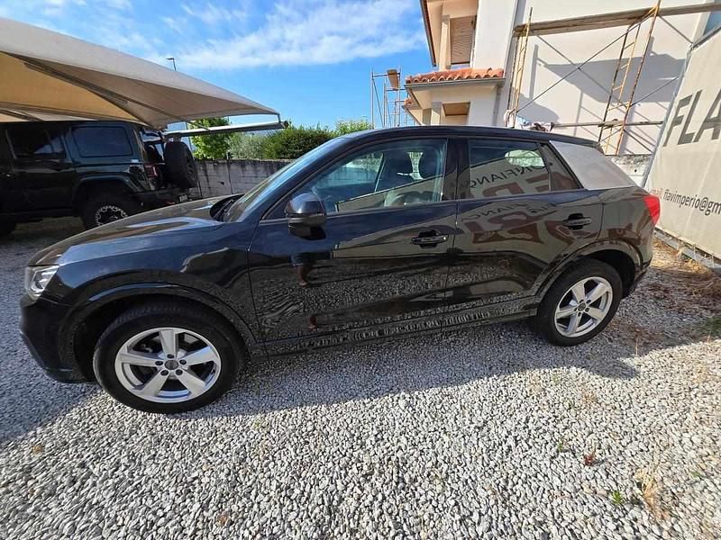 Usado Audi Q2 116 HP (85 kW) 2018 Preto SUV