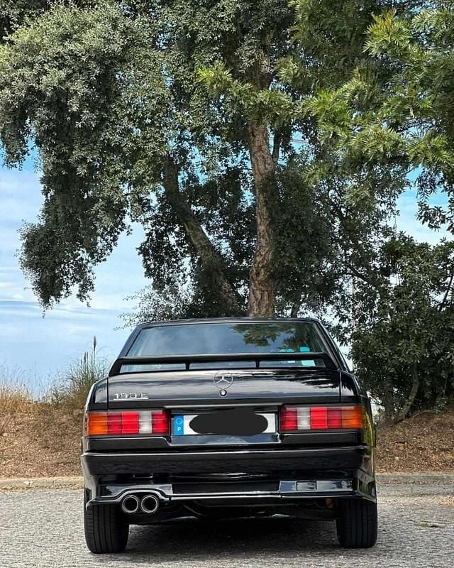 Usado Mercedes 190 118 HP (86 kW) 2000 Preto Sedan