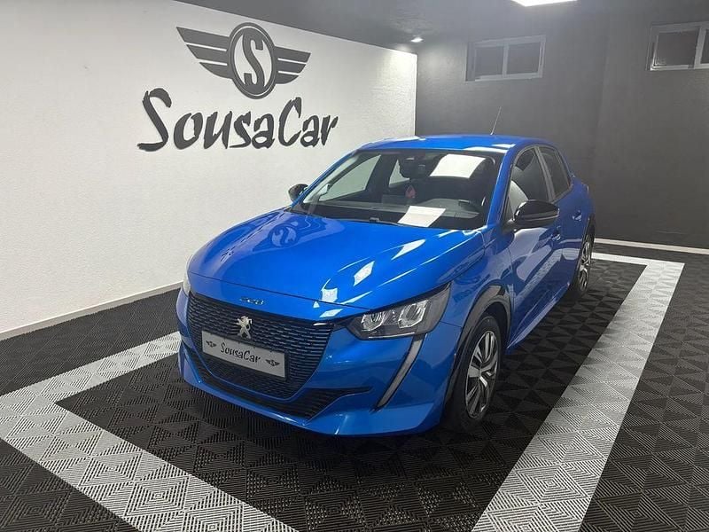 Azul Usado 2023 Peugeot e-208 Active Citadino | € 18.500 (Preço justo) - Imagem 1/4