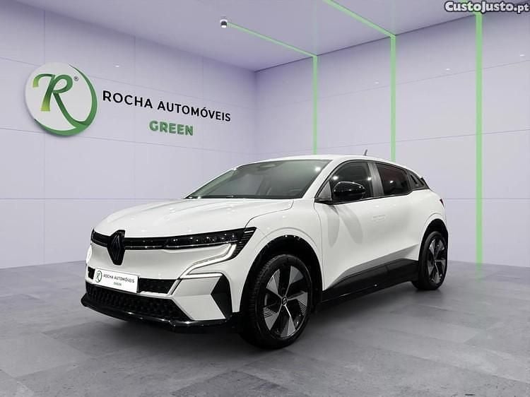 Branco Usado 2023 Renault Mégane Techno Sedan | € 29.999 (Preço elevado) - Imagem 1/1