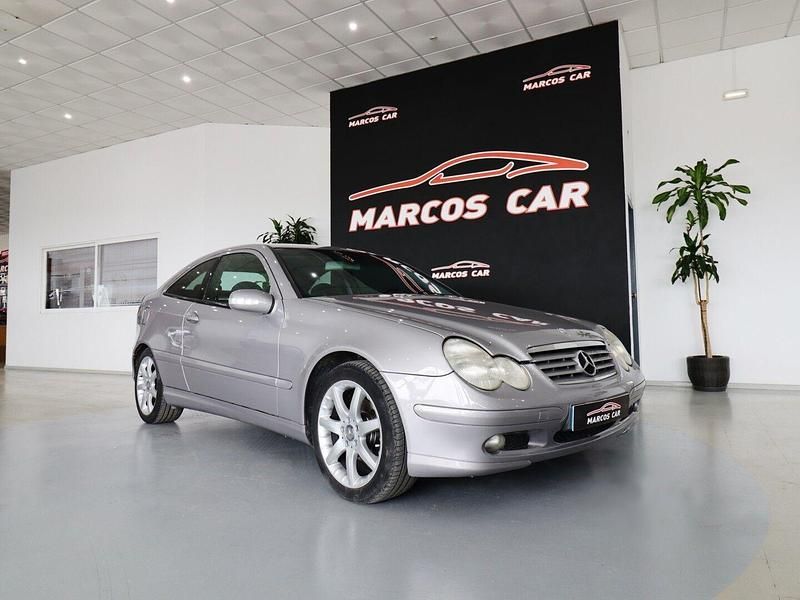 Cinza Usado 2003 Mercedes C220 Classic Coupé | € 6.900 - Imagem 1/4