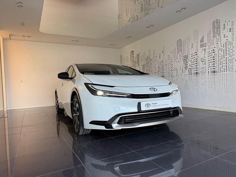 Usado Toyota Prius 220 HP (161 kW) 2025 Branco Citadino
