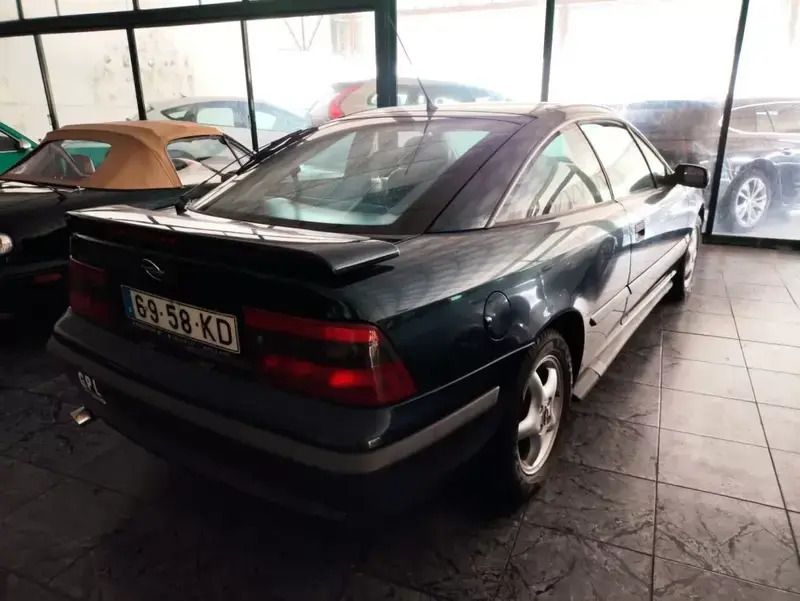 Usado Opel Calibra 150 HP (110 kW) 1995 Verde Coupé