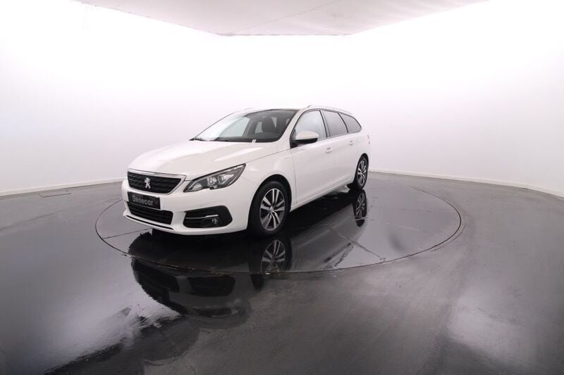Branco Usado 2021 Peugeot 308 Style Carrinha | € 19.950 (Preço elevado) - Imagem 1/4