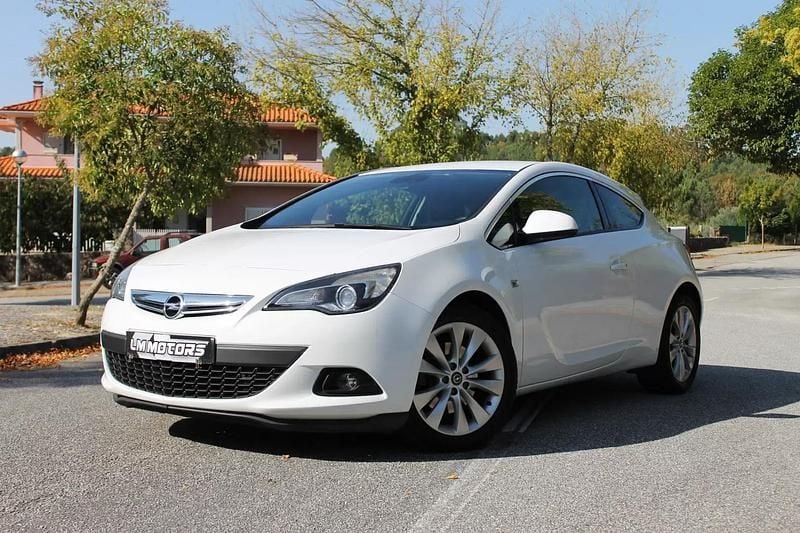 Branco Usado 2014 Opel Astra GTC S Citadino | € 11.500 (Caro) - Imagem 1/4