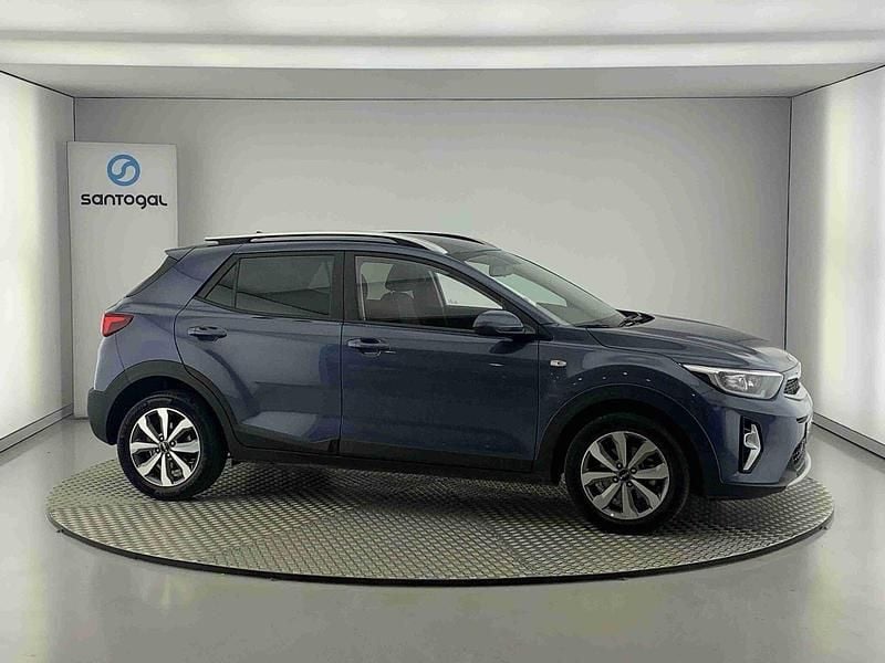 Azul Usado 2024 Kia Stonic SUV | € 17.990 (Preço justo) - Imagem 1/4
