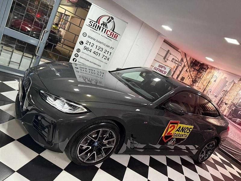 Usado BMW i4 250 kW (340 HP) 2023 Azul Sedan