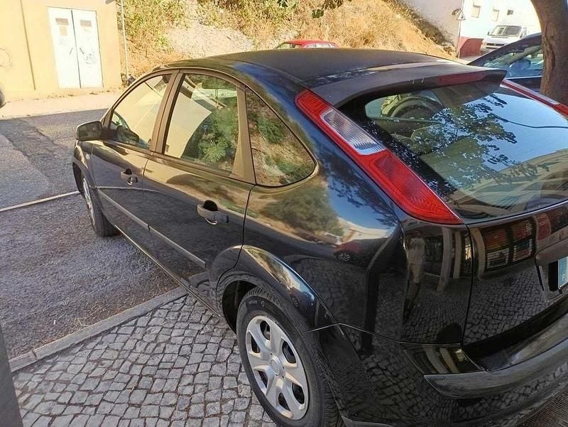 Usado 2006 Ford Focus Sedan | € 3.700 - Imagem 1/4